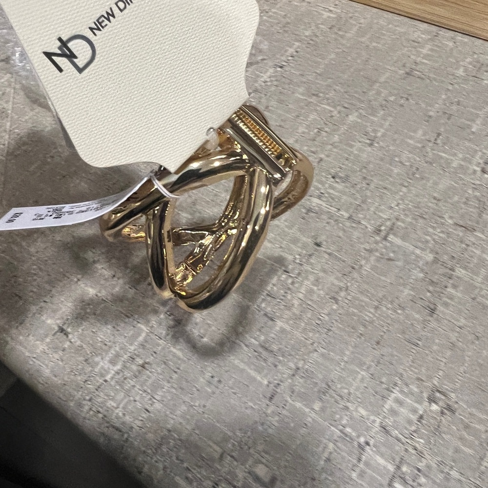 New Directions Shiny Gold Bracelet